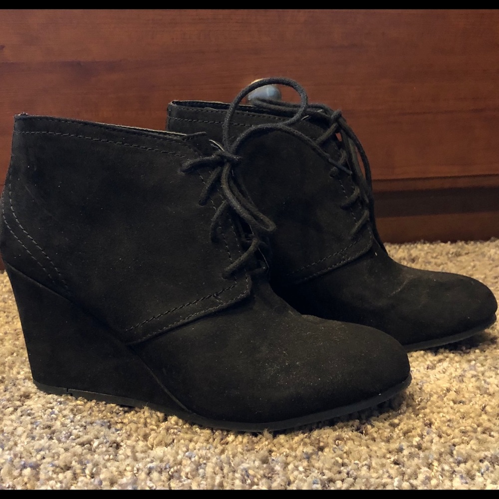 Women’s wedge shoes